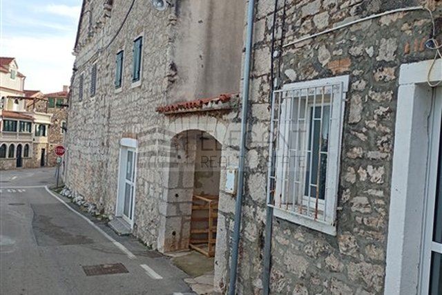 TRIBUNJ, sale of renovated stone house