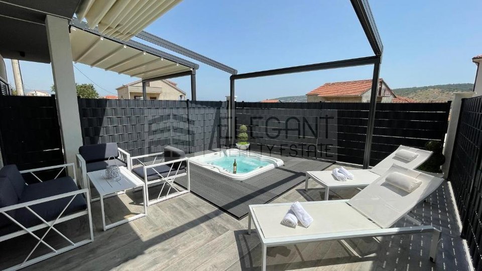 Apartment, 59 m2, For Rent, Trogir