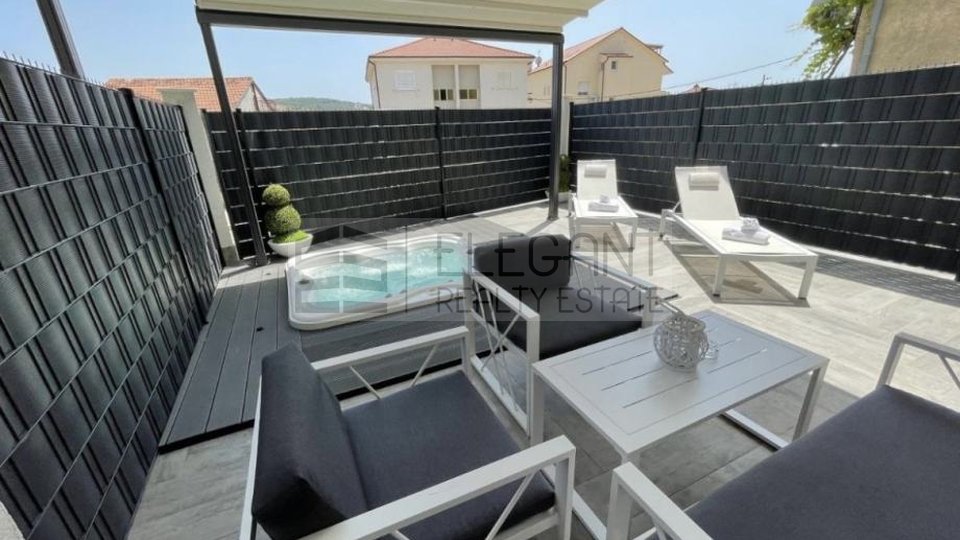 Apartment, 59 m2, For Rent, Trogir