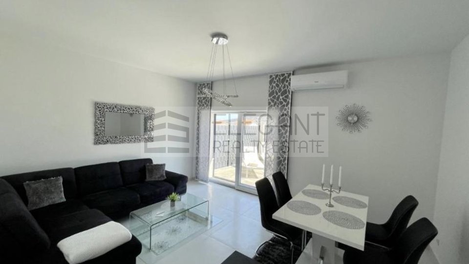 Apartment, 56 m2, For Rent, Trogir