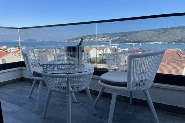 Apartment, 56 m2, For Rent, Trogir