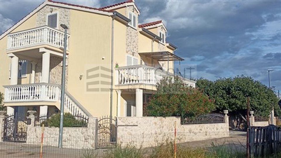 House, 250 m2, For Sale, Vodice