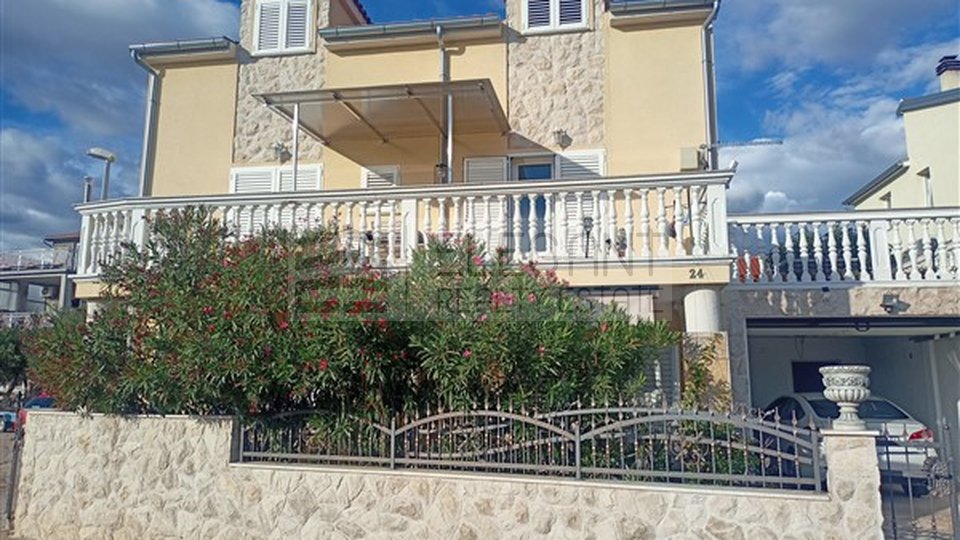 House, 250 m2, For Sale, Vodice